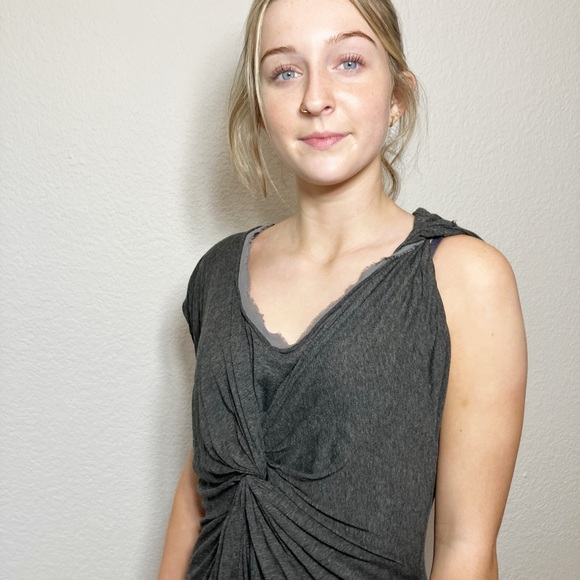 🔥MOVING SALE🔥 Anthropologie Dolan gray jersey dress twist shoulder Medium - Picture 4 of 11